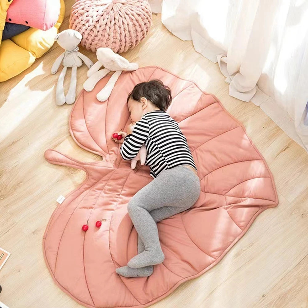 Leaf-Shaped Cooling Mat for Dogs & Cats - Breathable, Washable Summer Bed