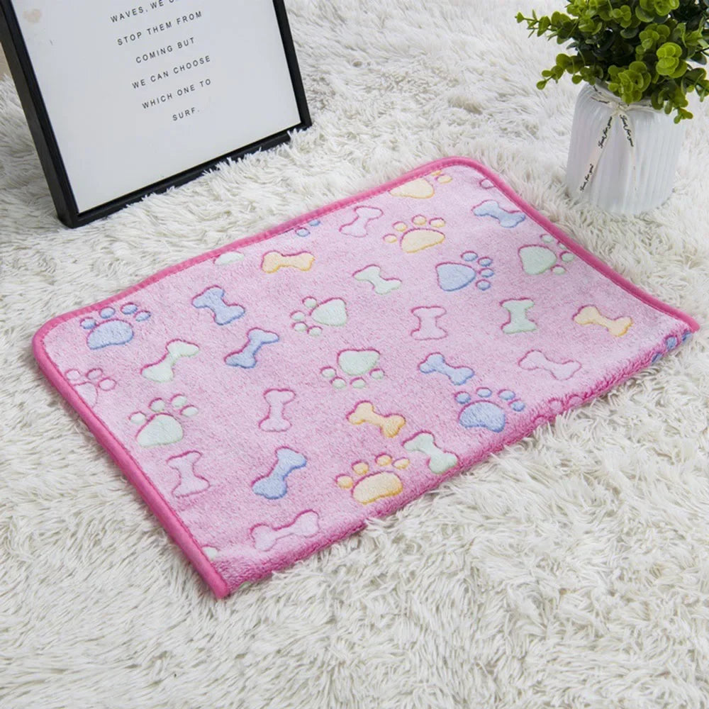 Cozy Fleece Pet Blanket - Soft Sleeping Mat for Dogs & Cats