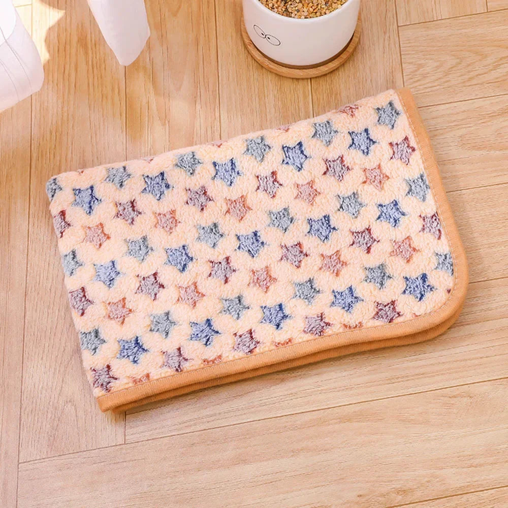 Cozy Fleece Pet Blanket - Soft Sleeping Mat for Dogs & Cats