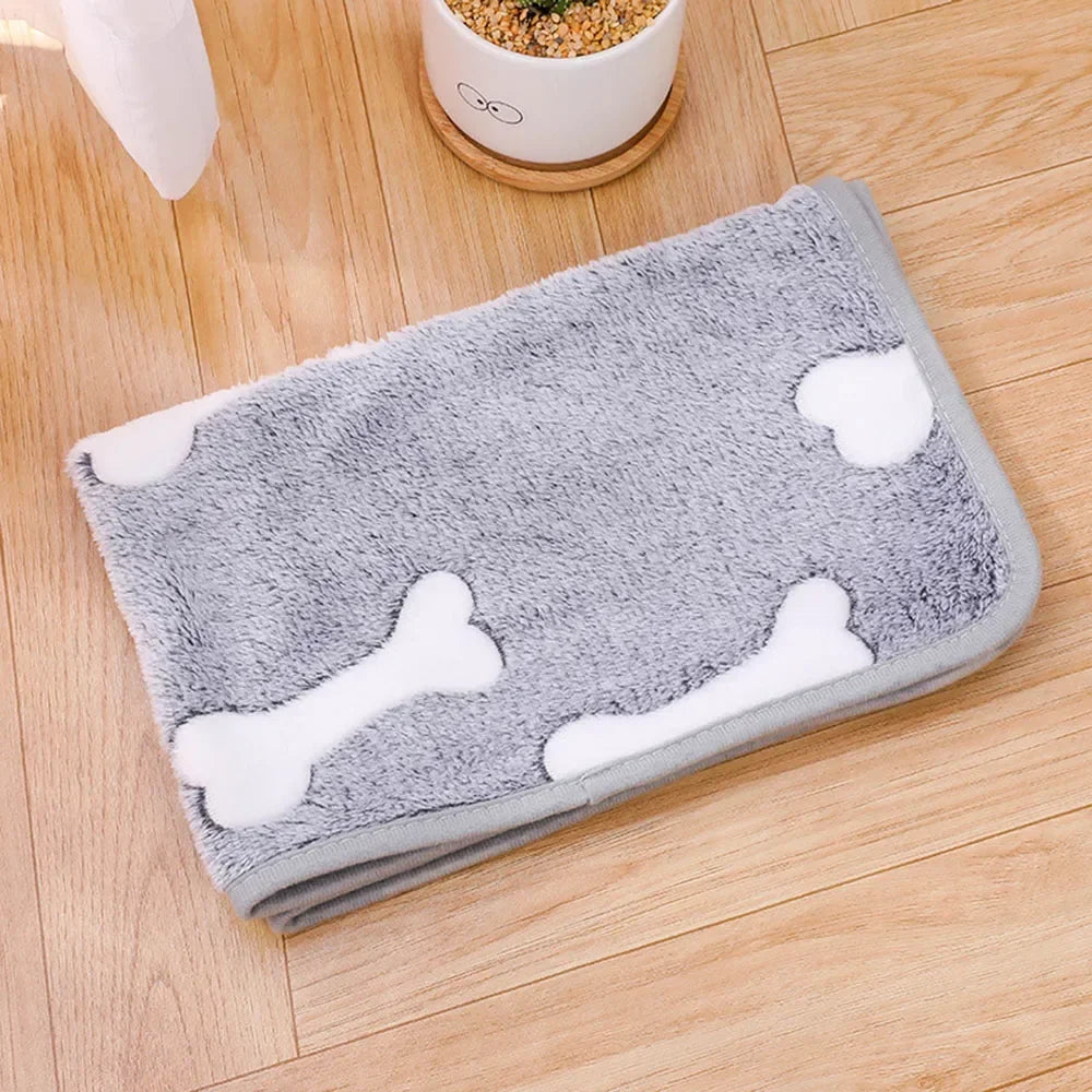 Cozy Fleece Pet Blanket - Soft Sleeping Mat for Dogs & Cats