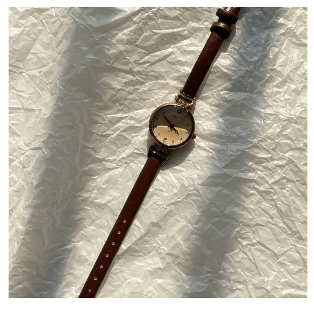 Retro High-end Round Dial Quartz Watches for Women PU Leather Strap Wristwatches Fashion Simple Temperament Girls Watch Gifts