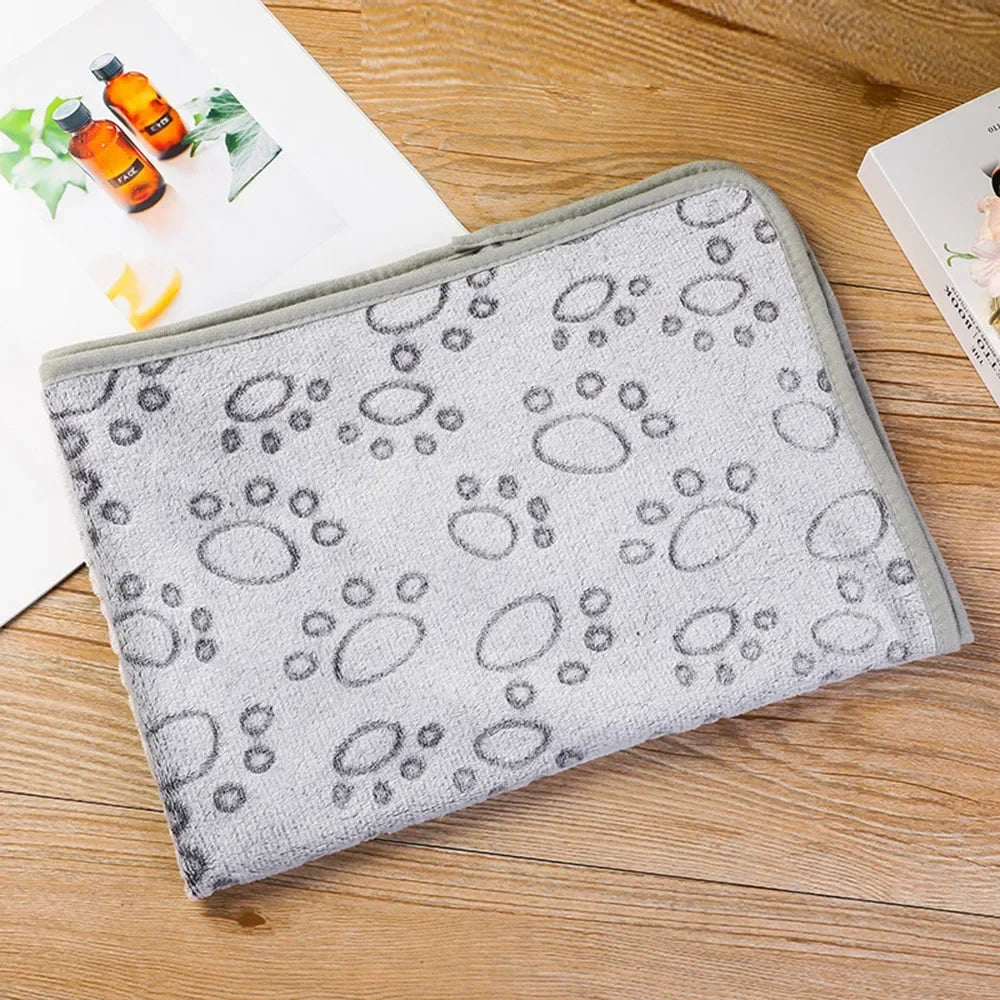 Cozy Fleece Pet Blanket - Soft Sleeping Mat for Dogs & Cats
