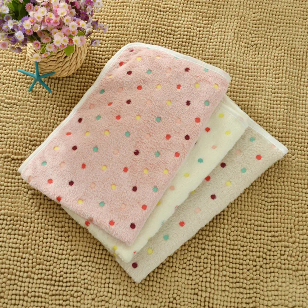 Cozy Fleece Pet Blanket - Soft Sleeping Mat for Dogs & Cats