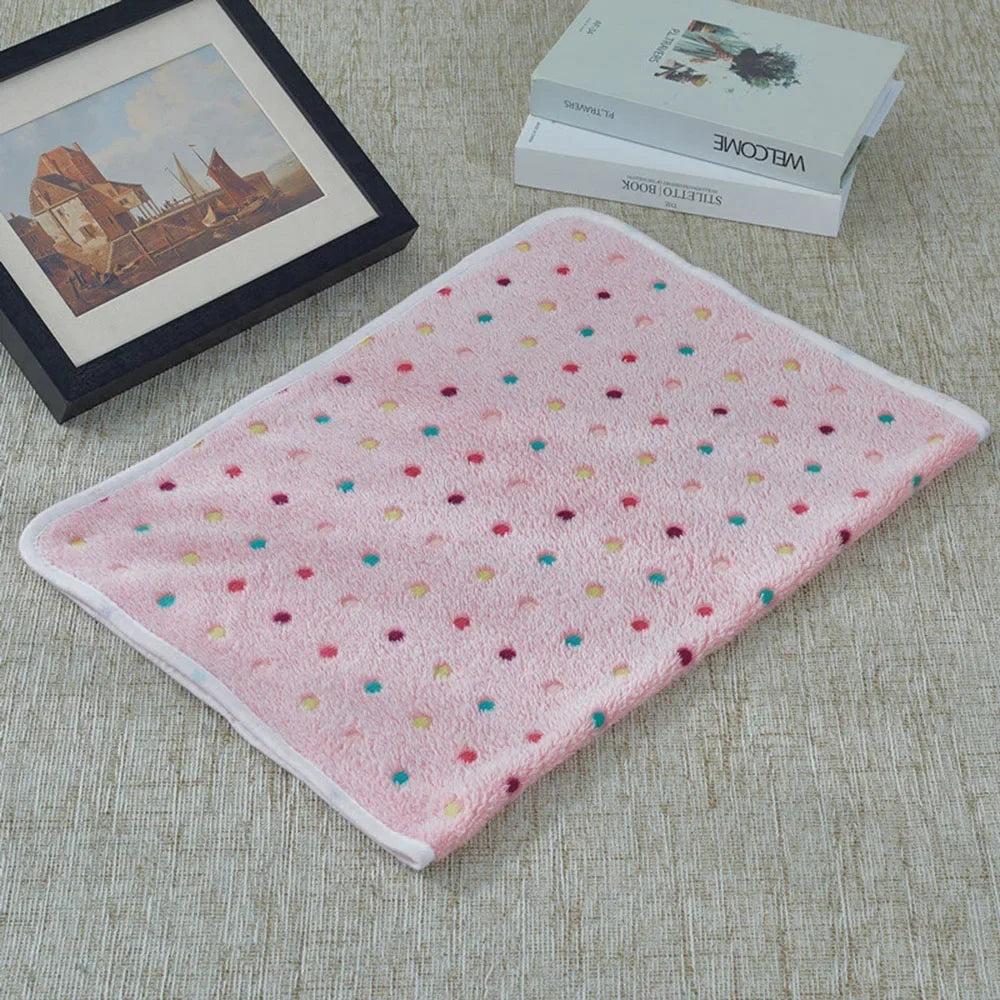 Cozy Fleece Pet Blanket - Soft Sleeping Mat for Dogs & Cats