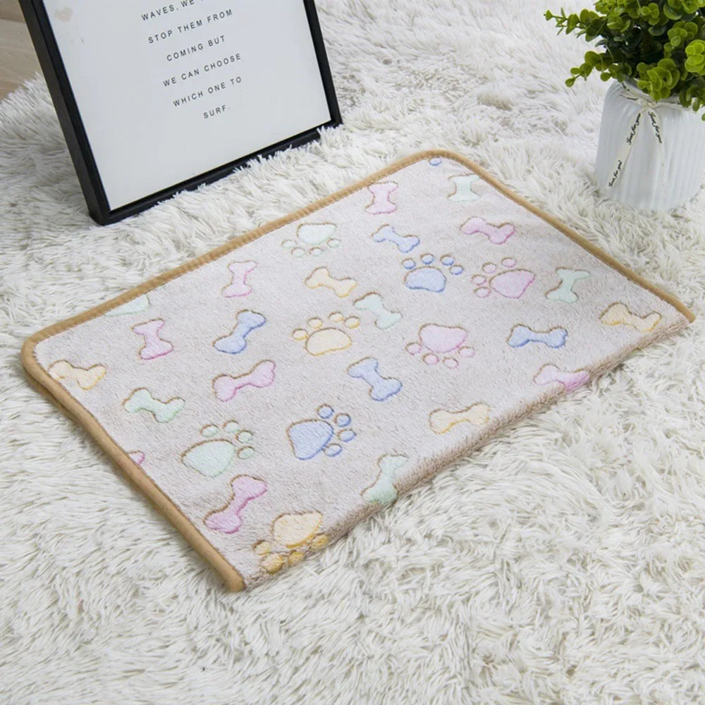 Cozy Fleece Pet Blanket - Soft Sleeping Mat for Dogs & Cats