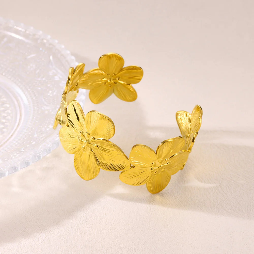 Flower Chunky Opening Bangles For Women Waterproof Stainless Steel Flowers Wide Bracelet Party Wedding Hand Jewelry Elegant Gift