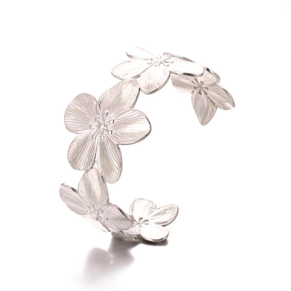 Flower Chunky Opening Bangles For Women Waterproof Stainless Steel Flowers Wide Bracelet Party Wedding Hand Jewelry Elegant Gift