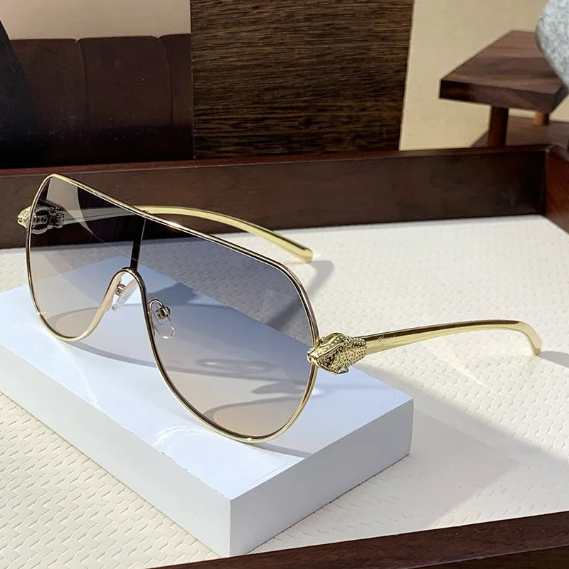 Men's and women's high-end retro fashion sunglasses with large frames suitable outdoor activities driving and sun protection.