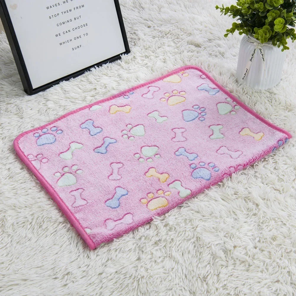 Cozy Fleece Pet Blanket - Soft Sleeping Mat for Dogs & Cats