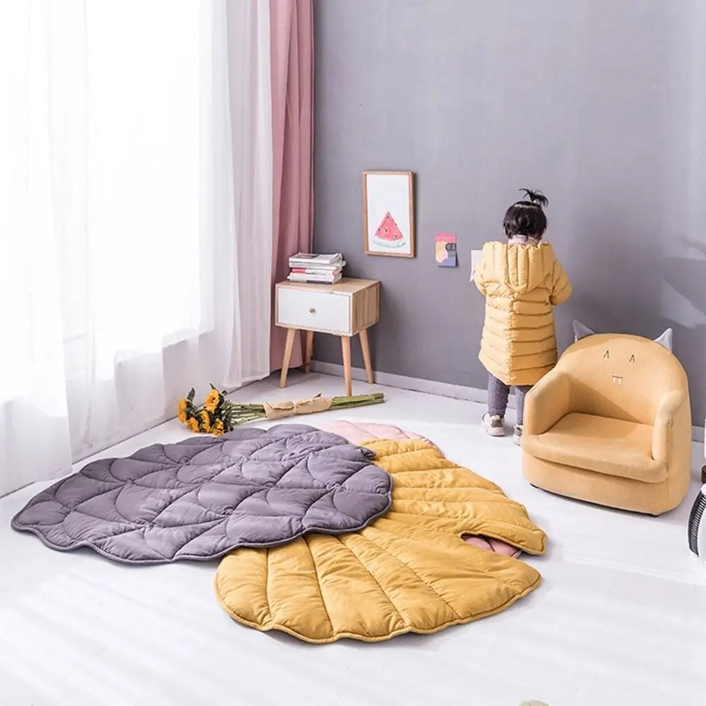 Leaf-Shaped Cooling Mat for Dogs & Cats - Breathable, Washable Summer Bed