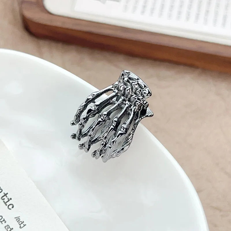 Skeleton Hand Hair Claw Clip – Gothic Punk Halloween Hairpin for Women & Girls