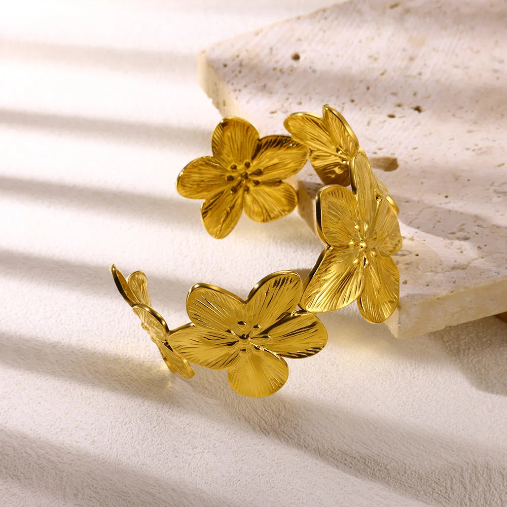 Flower Chunky Opening Bangles For Women Waterproof Stainless Steel Flowers Wide Bracelet Party Wedding Hand Jewelry Elegant Gift