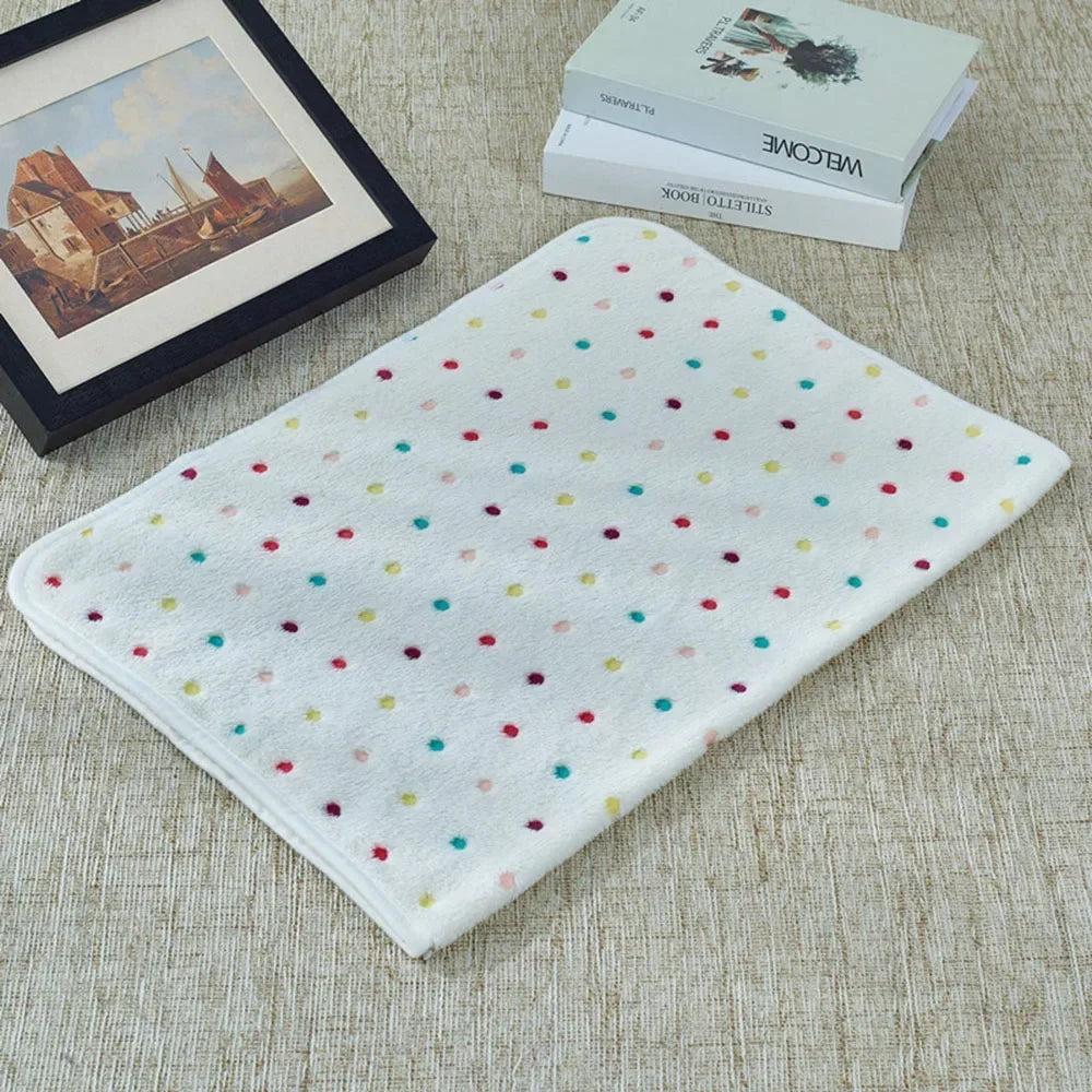 Cozy Fleece Pet Blanket - Soft Sleeping Mat for Dogs & Cats