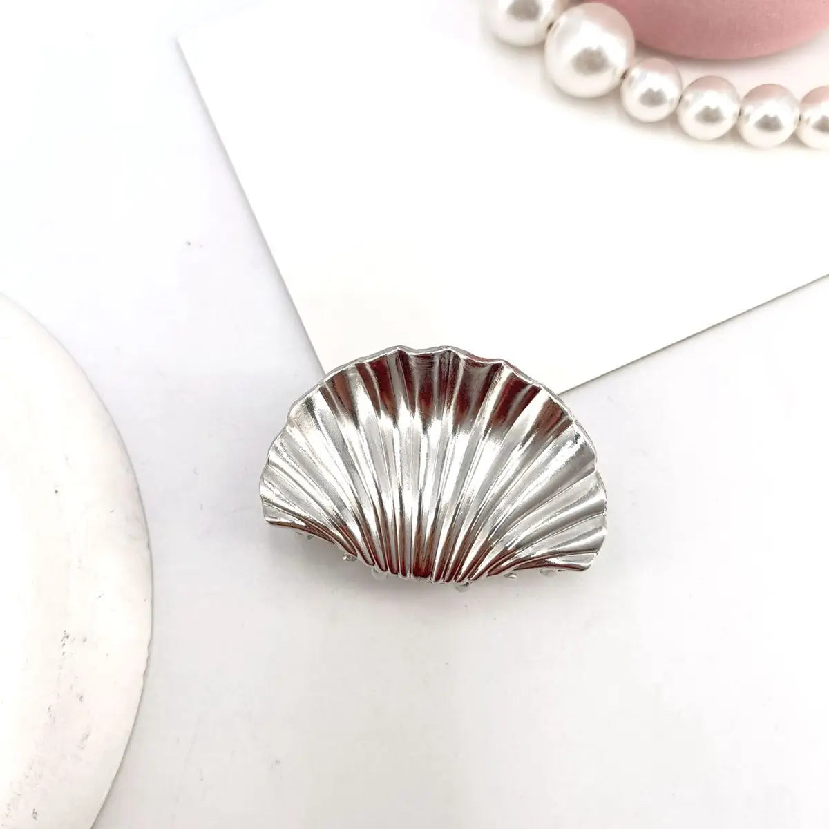 Metal Shell-Shape Hair Claw Clip – Irregular Texture Hairpin for Women & Girls