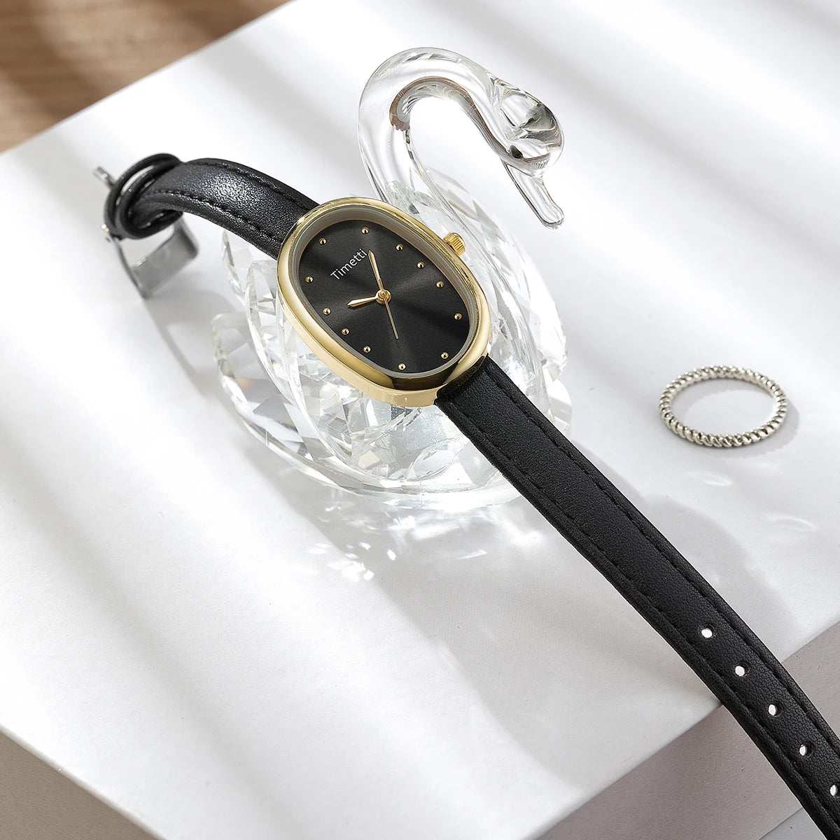 1 Piece of Women's Literary Belt Casual Retro Small Square Quartz Watch Suitable for Daily Wear