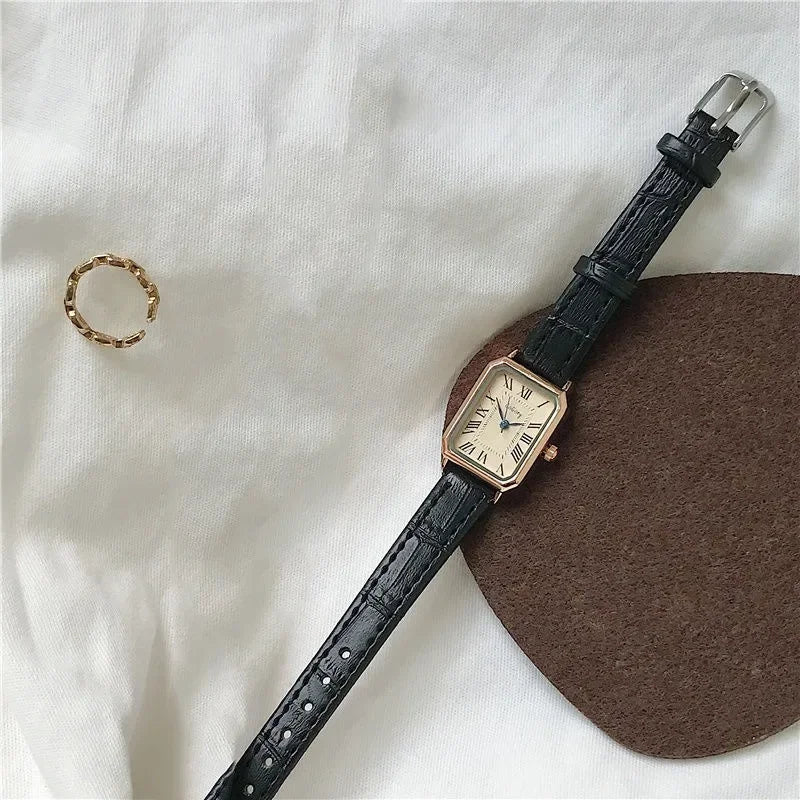 Retro Watches Classic Casual Quartz Dial Leather Strap Band Rectangle Clock Fashionable Wrist Watches for Women