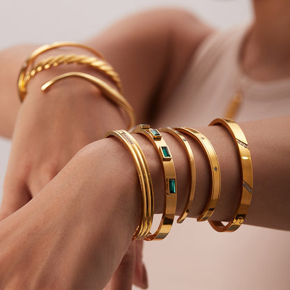 Gold-Plated Stainless Steel Bracelet with Zirconia – Trendy Women’s Jewelry