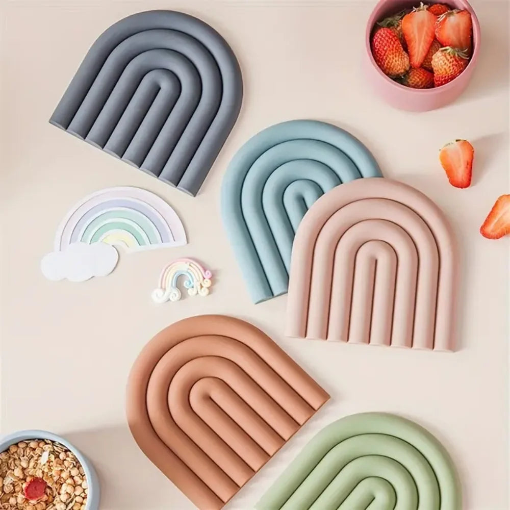 Cloud-Shaped Silicone Coasters – Multi-Color Heat-Resistant Non-Slip Kitchen Trivets & Table Mats