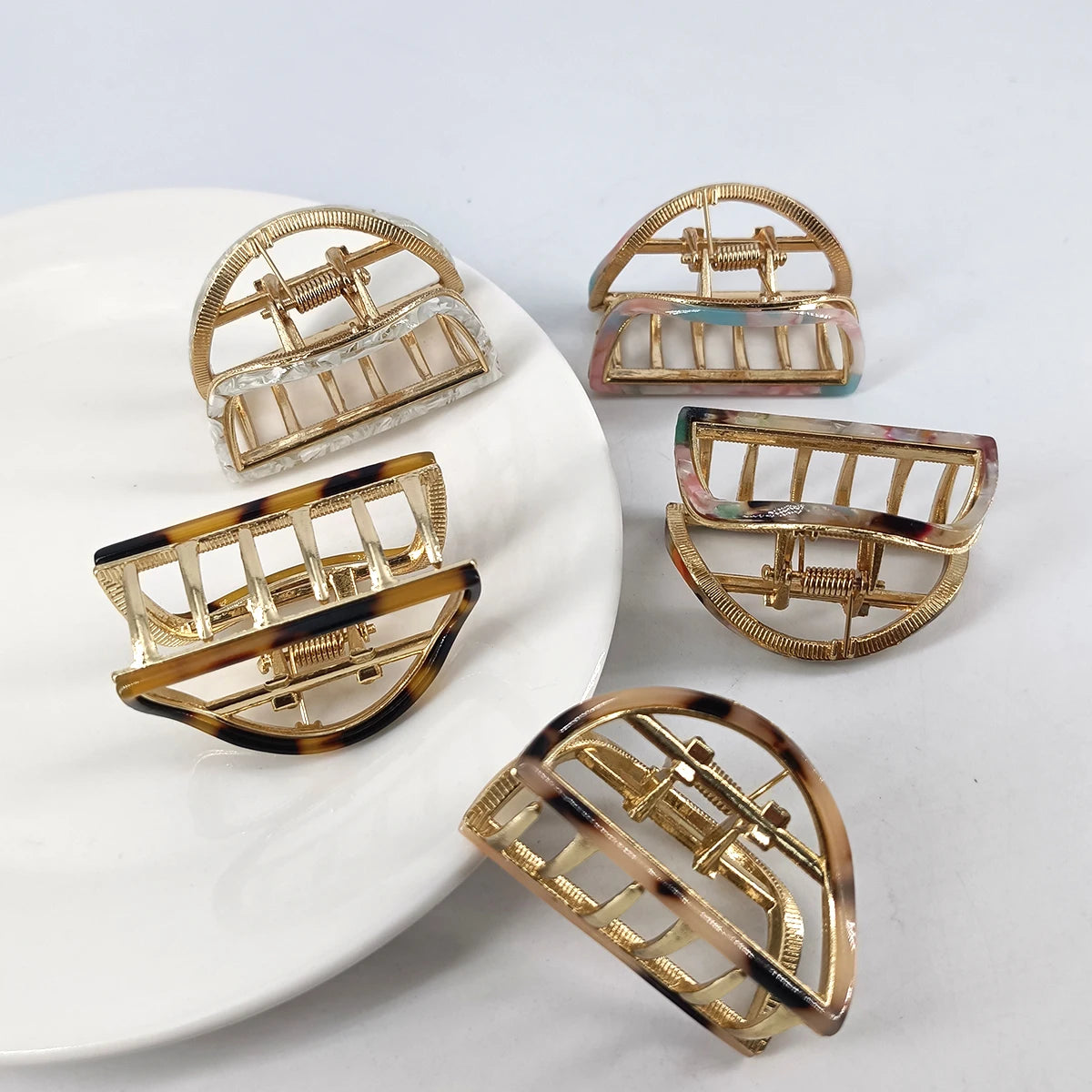 Mini Half-Round Acetate Hair Claw Clip – Fashion Hairpin Gripper for Women (5cm)