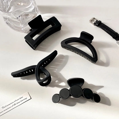 Elegant Black Geometric Hair Claw Clip – Toothed Hairpin for Women