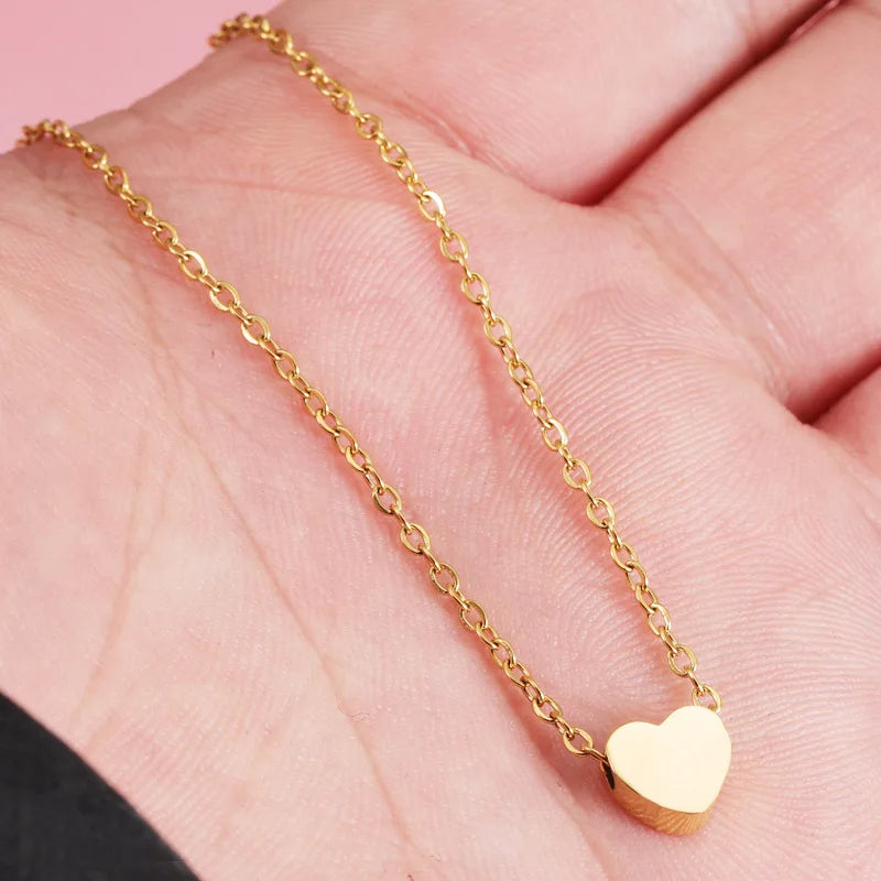 Minimalist Tiny Heart Love Necklace – Dainty Clavicle Chain