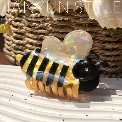 Cute Bee Hair Claw Clip – Diamond-Studded Animal Hairpin for Women