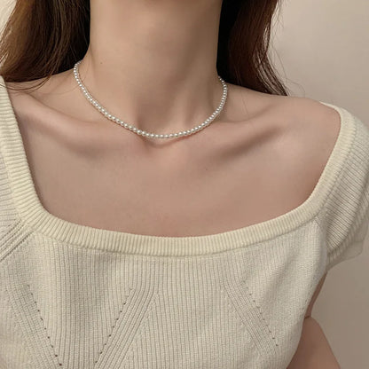 Classic White Pearl Choker Necklace – Elegant Beaded Chain