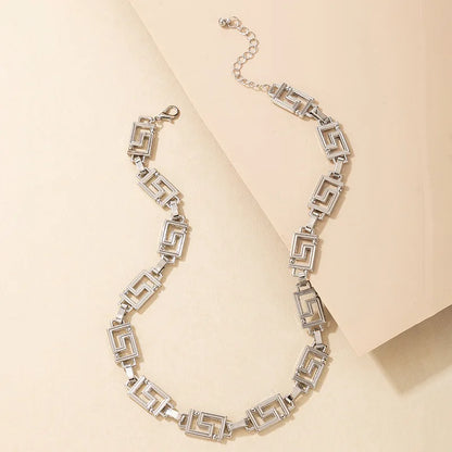 Vintage Labyrinth Choker Necklace – Retro Gold & Silver Clavicle Chain