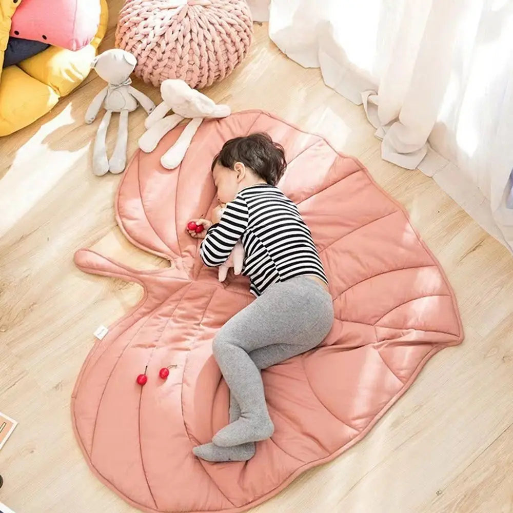 Leaf-Shaped Cooling Mat for Dogs & Cats - Breathable, Washable Summer Bed