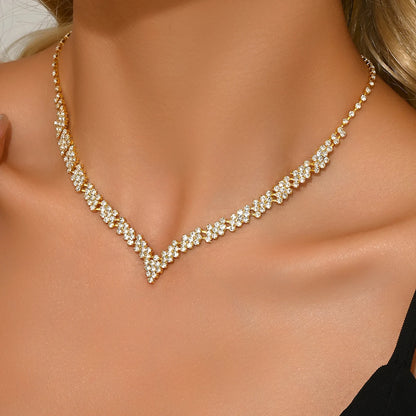 Light Luxury Geometric Rhinestone Chain Necklace – Minimalist Elegant Accessory for Women