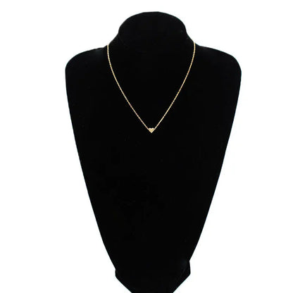 Minimalist Tiny Heart Love Necklace – Dainty Clavicle Chain