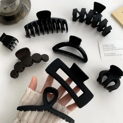 Elegant Black Geometric Hair Claw Clip – Toothed Hairpin for Women