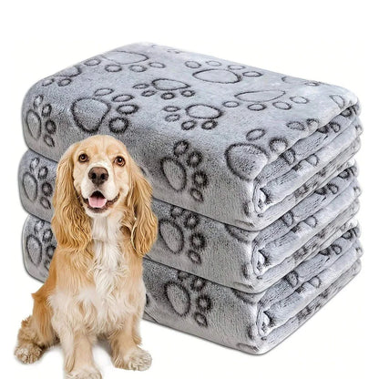 Cozy Fleece Pet Blanket - Soft Sleeping Mat for Dogs & Cats - BeeTrendyShop.COM