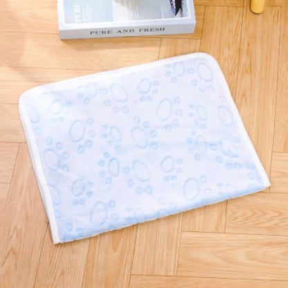 Cozy Fleece Pet Blanket - Soft Sleeping Mat for Dogs & Cats - BeeTrendyShop.COM