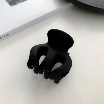 Elegant Black Geometric Hair Claw Clip – Toothed Hairpin for Women