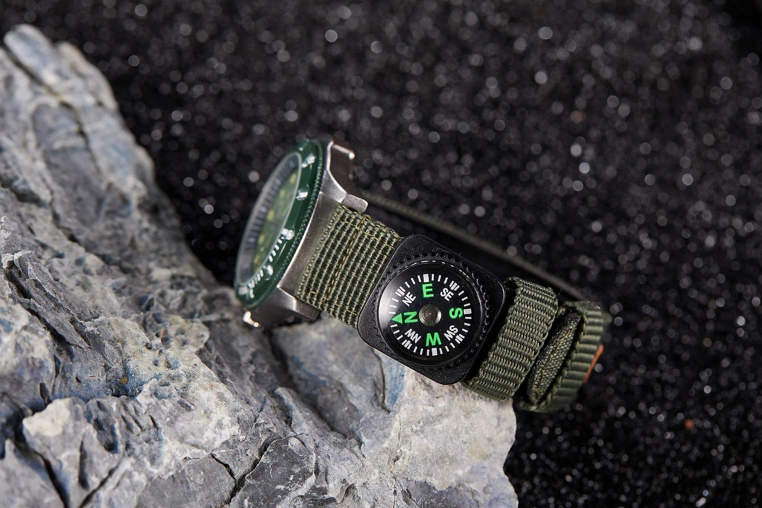 New Fashionable Minimalist Man Watch Luminous Canvas Strap Compass Mountaineering Watch Men's Quartz Watch relojes para hombres - BeeTrendyShop.COM