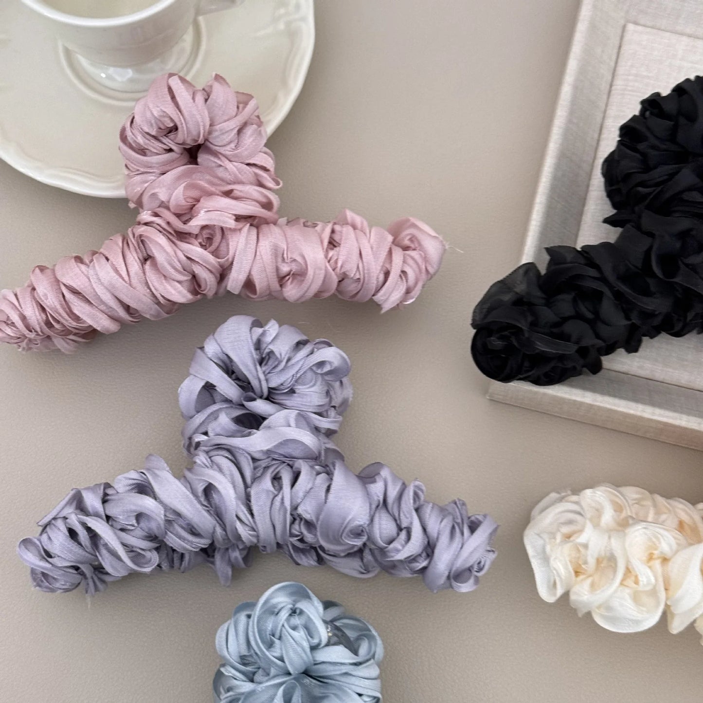 Large Vintage Hair Claw Clip – Elegant Fascinator for Women & Girls