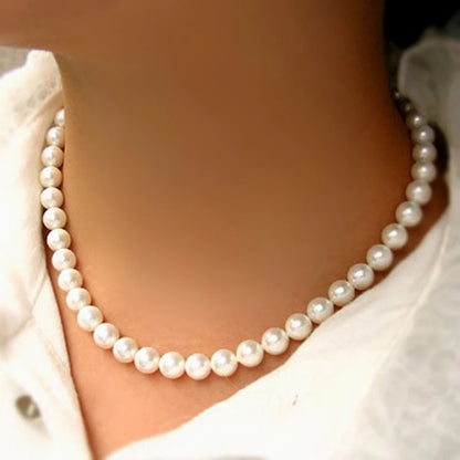 Classic White Pearl Choker Necklace – Elegant Beaded Chain