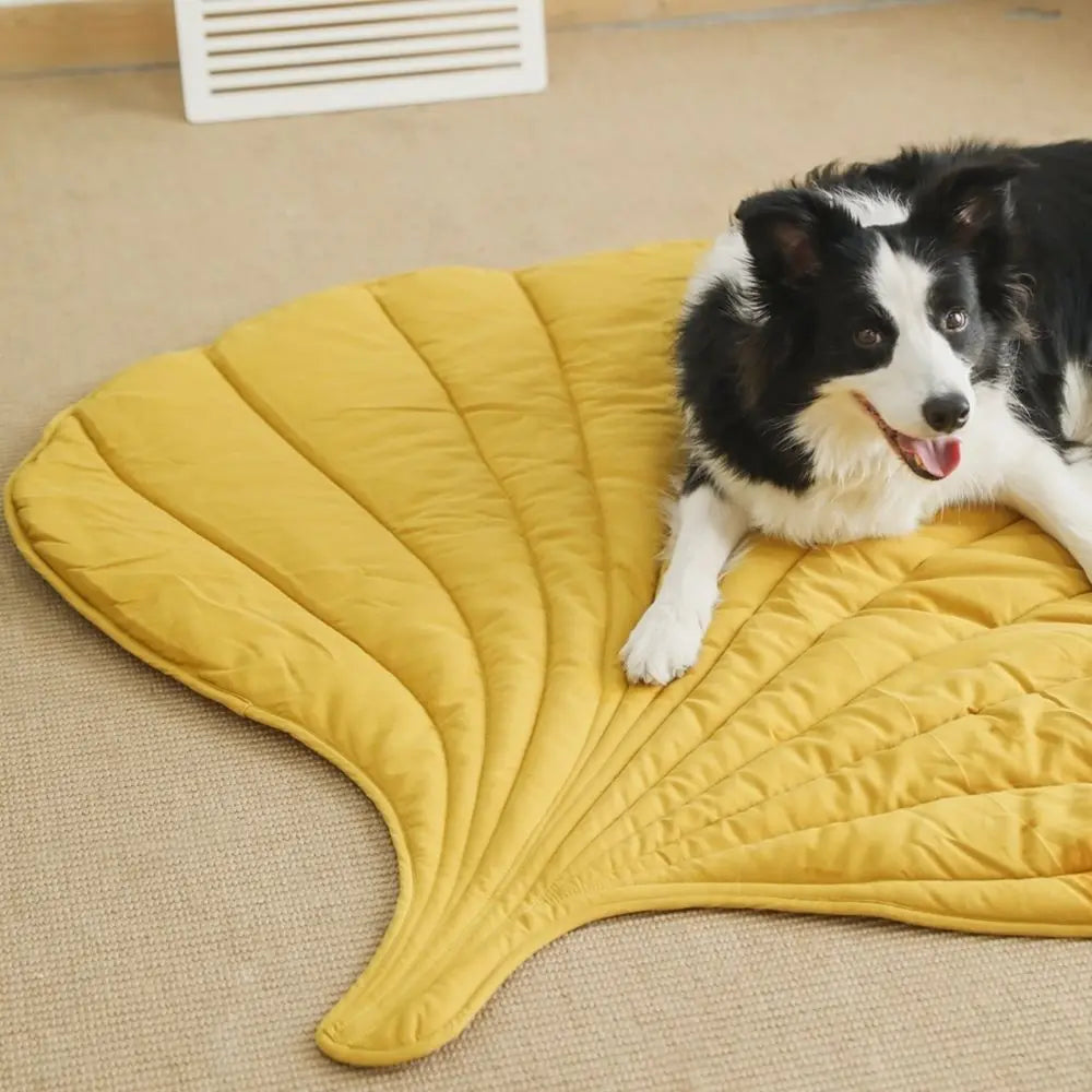 Leaf-Shaped Cooling Mat for Dogs & Cats - Breathable, Washable Summer Bed