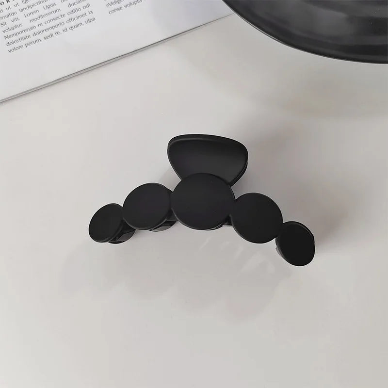 Elegant Black Geometric Hair Claw Clip – Toothed Hairpin for Women