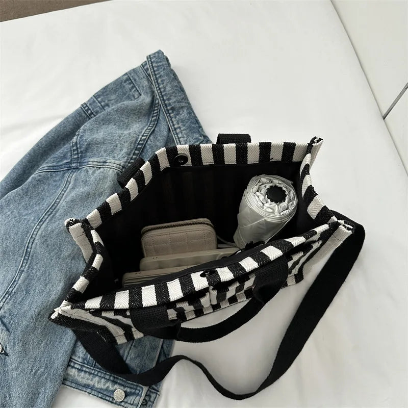 Cool Street Handbag, Large Capacity Women's Shoulder Bag, trendy