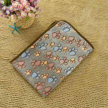 Cozy Fleece Pet Blanket - Soft Sleeping Mat for Dogs & Cats - BeeTrendyShop.COM