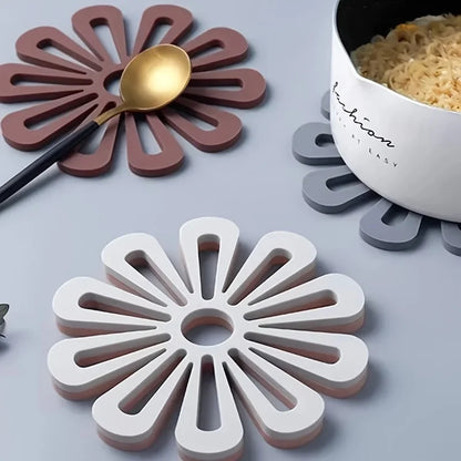 Silicone Heat Insulation Mat – Anti-Scalding Non-Slip Kitchen Coaster for Hot Pots, Bowls & Cups