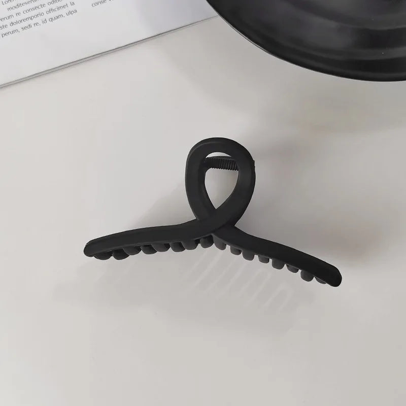 Elegant Black Geometric Hair Claw Clip – Toothed Hairpin for Women