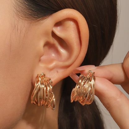 Retro Twist C-Shape Hoop Earrings – Geometric Punk Jewelry for Women