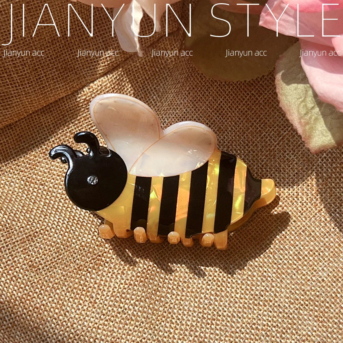 Cute Bee Hair Claw Clip – Diamond-Studded Animal Hairpin for Women