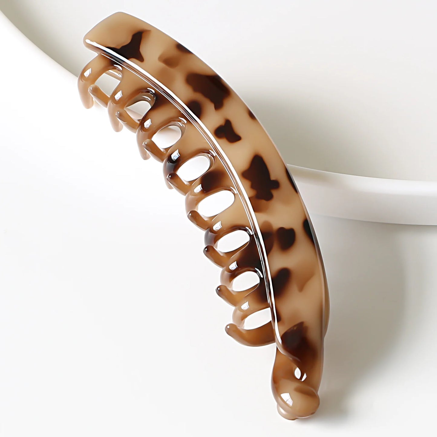 Banana Fish-Shaped Hair Clip – Solid Color Ponytail Barrette for Women