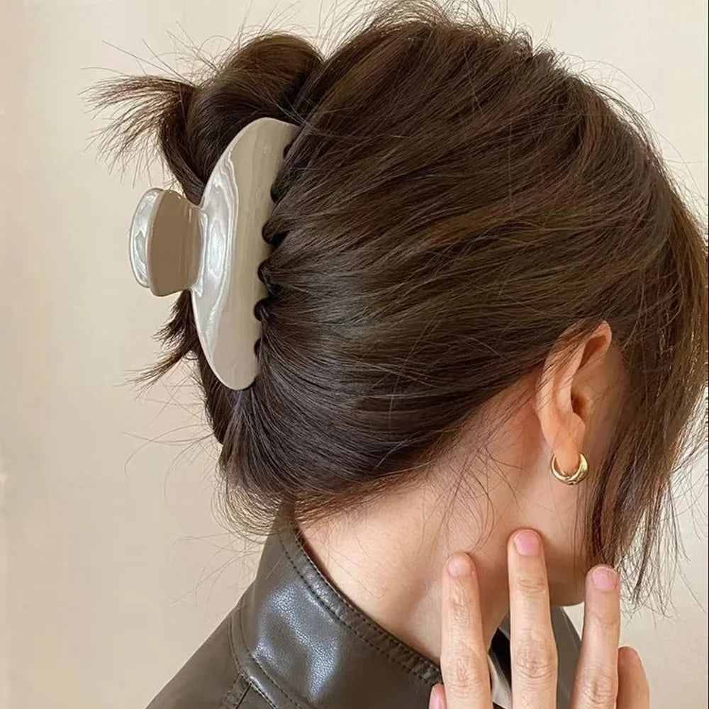 11CM Large Hair Claw Clip – Simple Plastic Crab Clamp for Women & Girls