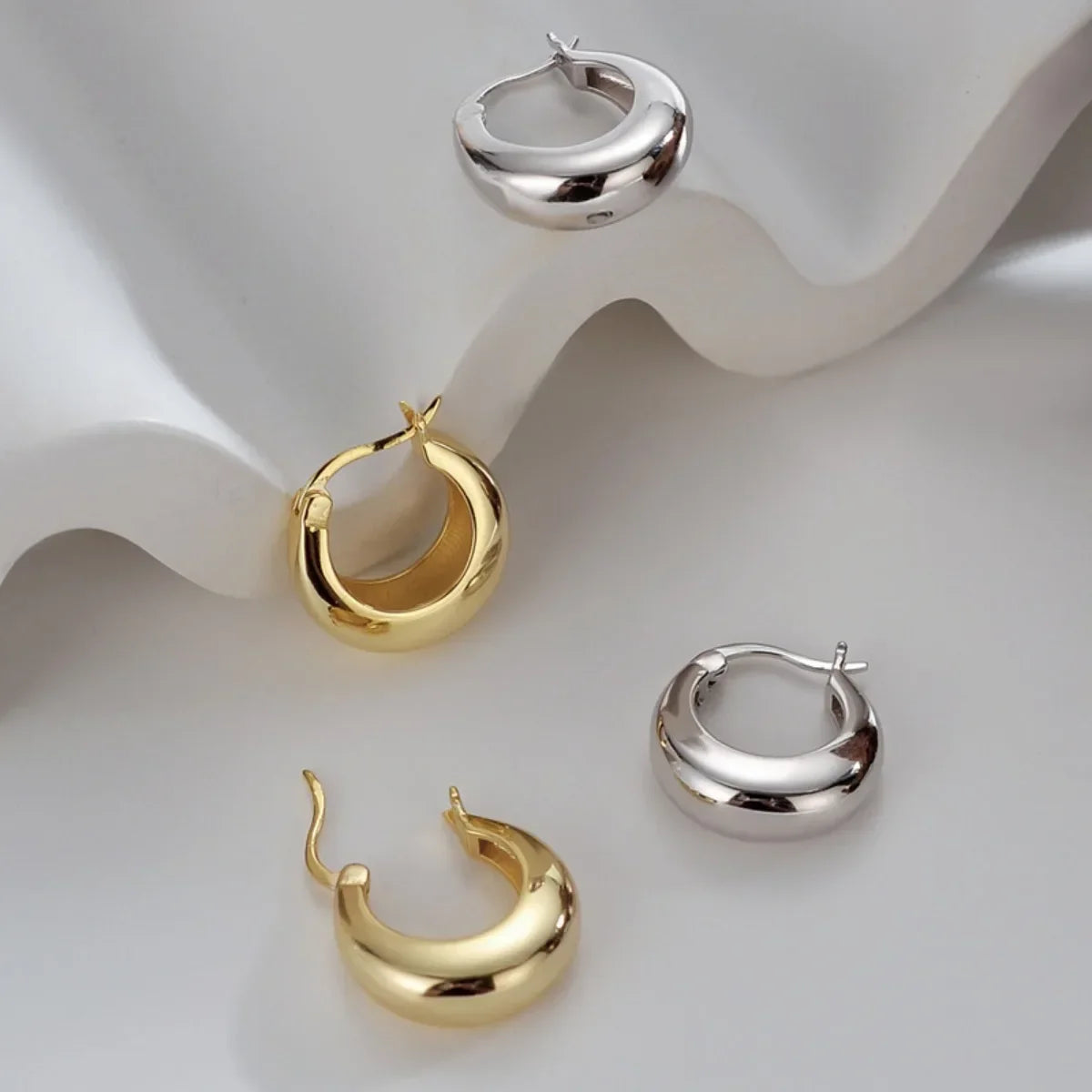 Sparkling Hoop Earrings 925 Sterling Silver Moon Pearl Heart Crystal Luxury Romantic Earing Fit Woman Wedding Party Jewelry Gift