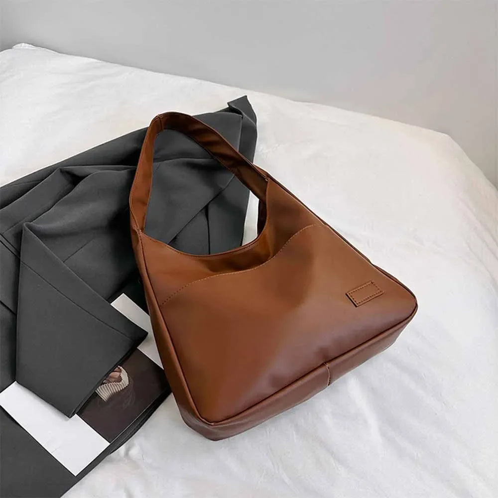 Simple and casual retro shoulder bag, trendy for casual commuting, large capacity tote bag